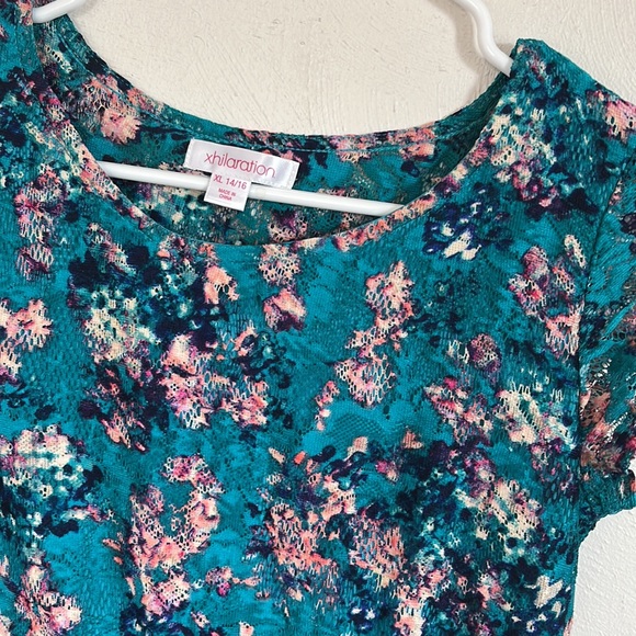 Bundle of 2 Tween Girls Floral dresses size XL - Picture 3 of 5